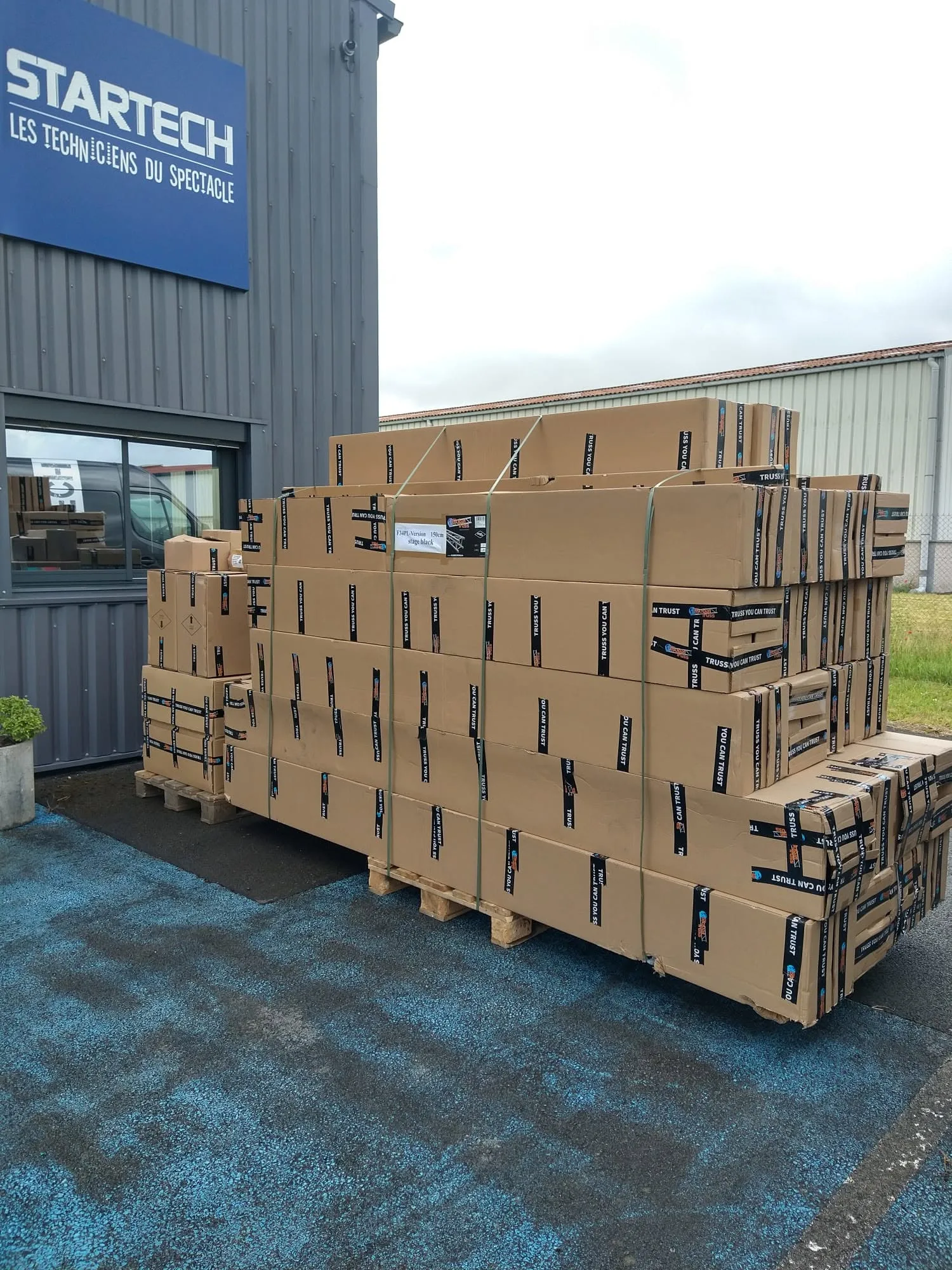Arrivage de structures Global Truss